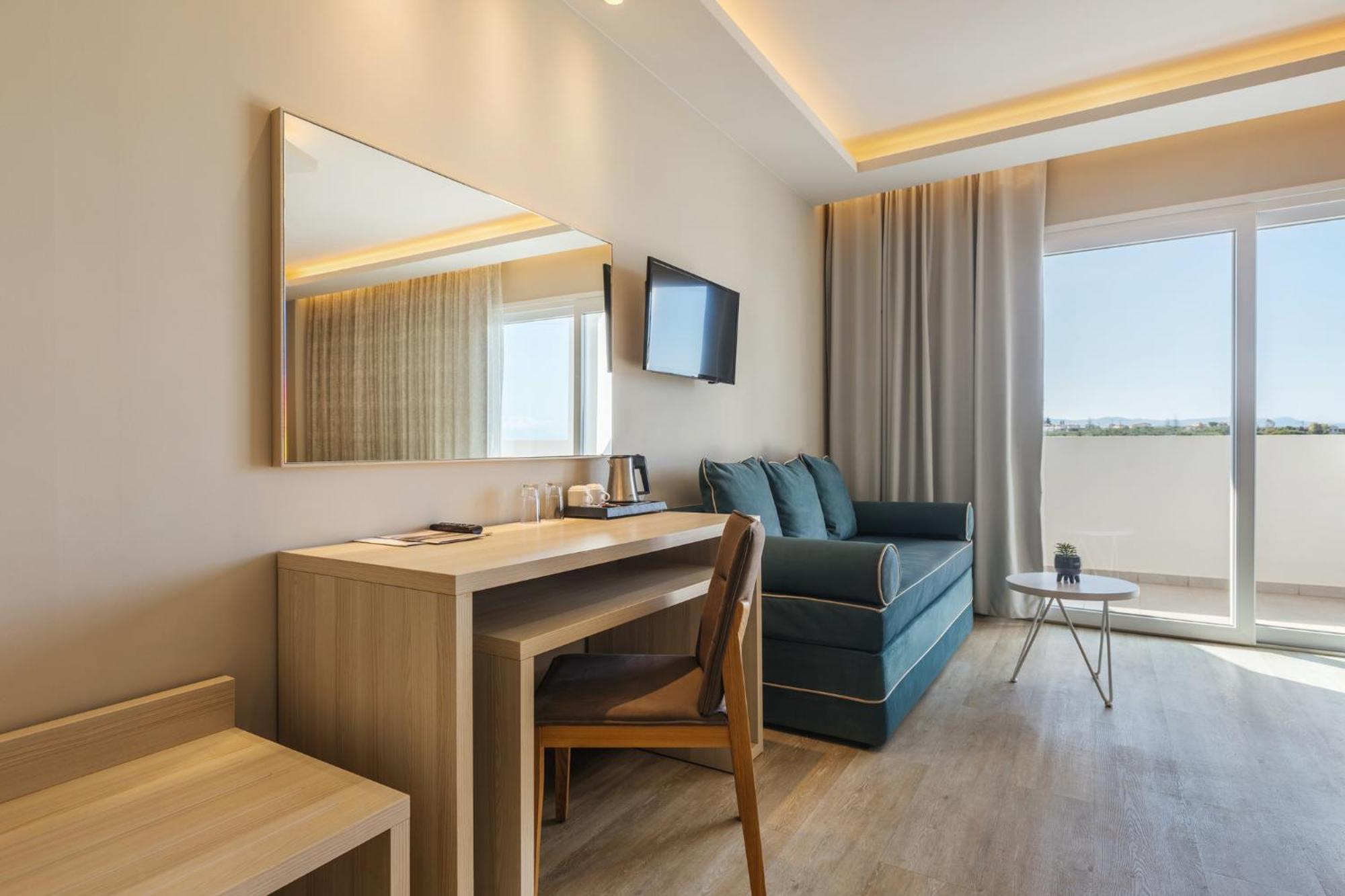 Premium Room with Side Sea View,1730034622:JPEG